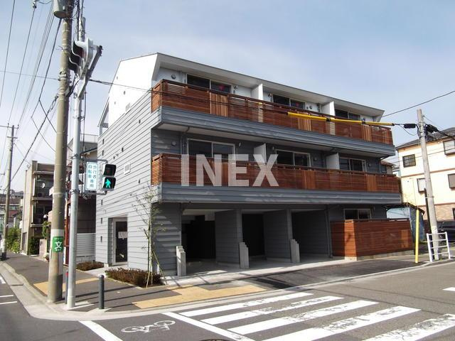 横浜市中区本牧原のアパートの外観