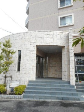 仲介手数料（賃料の1.10ヵ月）の50％OFF対象物件！のエントランス|落ち着いたエントランスです