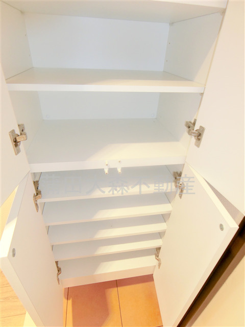 住建第7ハイプレースの設備|玄関収納