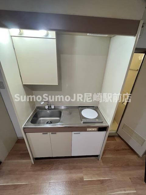 カサクレモナ東館のキッチン|コンパクトなキッチンで掃除もラクラク