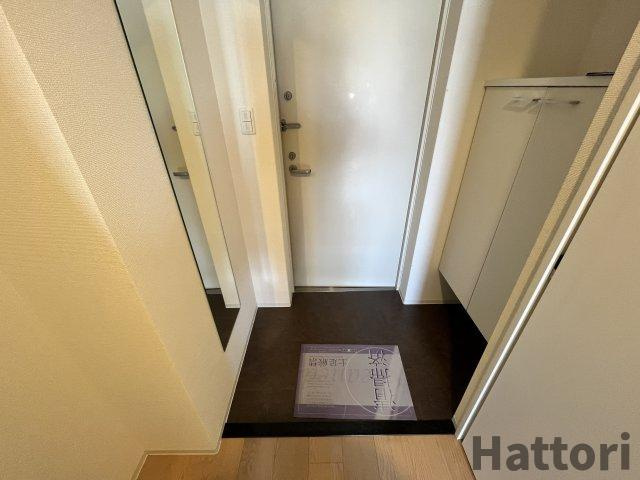 セレニテ江坂ルフレの玄関