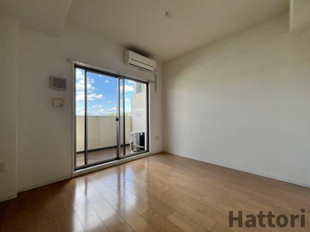 セレニテ江坂ルフレの居間・リビング