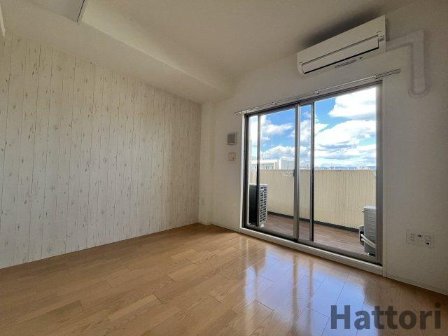 セレニテ江坂ルフレの居間・リビング