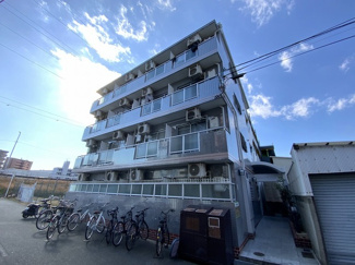 【外観】 | 日当たりの良いリバーサイドマンションです。