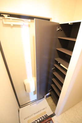 【玄関】 | ルヴニール | 毎日通る玄関はこちらです