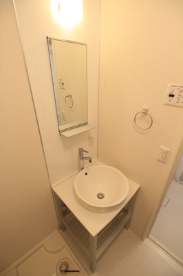 【洗面所】 | ルヴニール | 広い洗面スペース