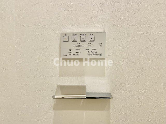 ジュネシオン平井のトイレ|【ウォシュレット】清潔に使いたいお手洗いには最適な設備です。もちろんウォームレットも標準装備です。