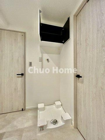 ジュネシオン平井のランドリースペース|【ランドリースペース】担当者がスケールを持ち歩いておりますので、ご見学時には現在お使いの洗濯機などがきちんと収まるかなどもチェックして下さい。見学前に測っておくと非常に便利だと思います。