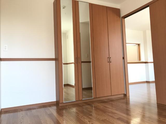 サンローズ香貫の内装|洋室