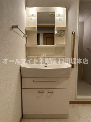 稲城市百村の賃貸マンションの洗面所