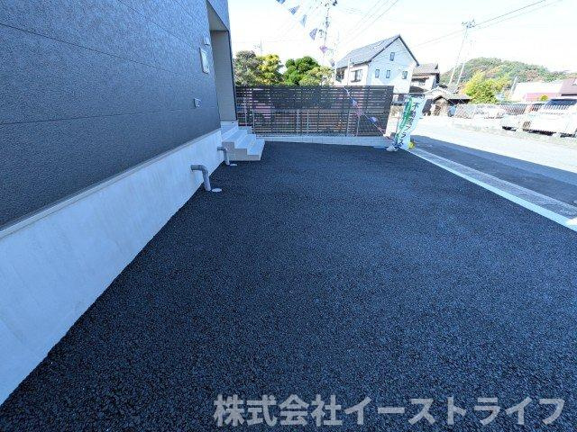 【新築戸建】　いわき市内郷小島町第2の駐車場|2号棟写真　カースペースです（3台駐車可能）