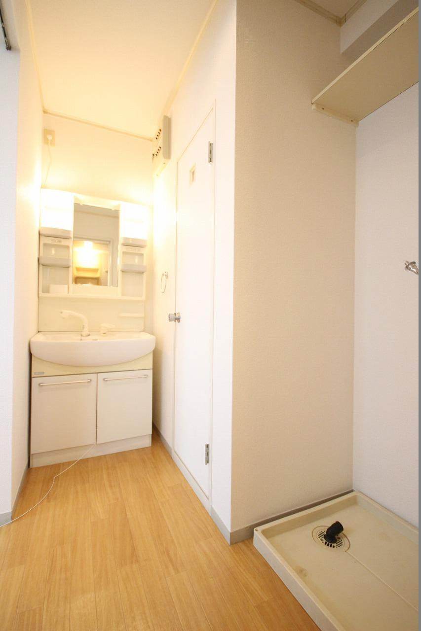 CASA IZUMI B棟の洗面所|※同物件の別のお部屋の写真です※