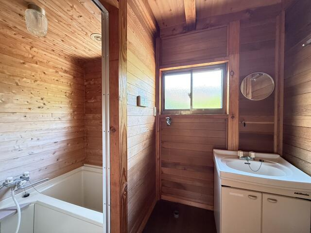  | 淡路市北山　ログハウス中古住宅 | 水回り画像