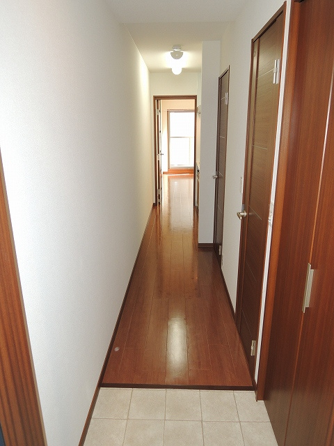 プルミエール南本町の玄関