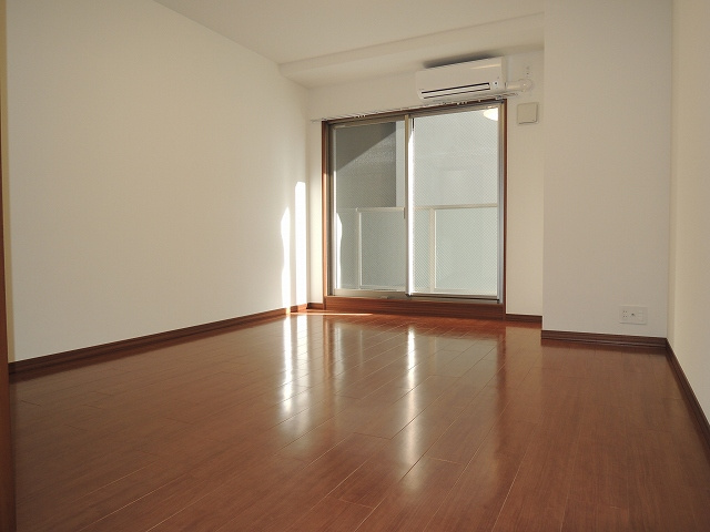 プルミエール南本町の居間・リビング