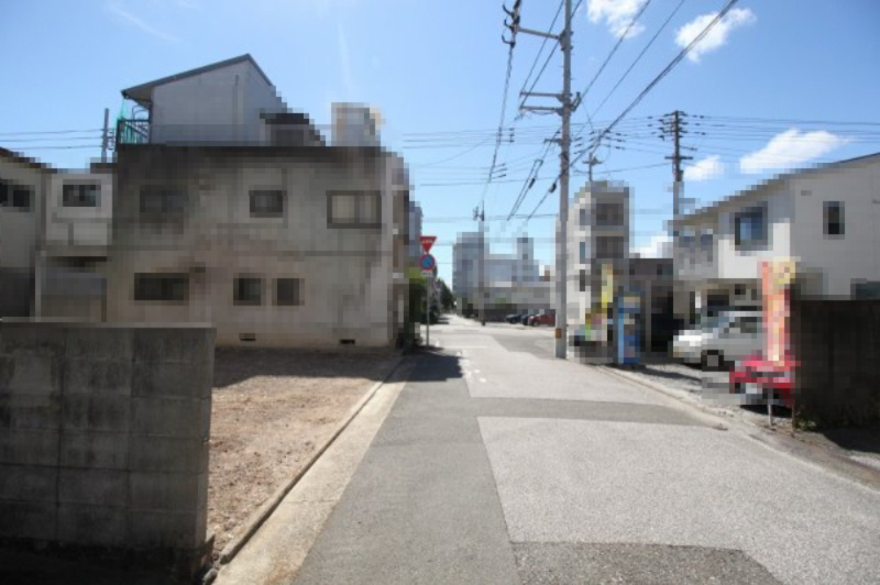 与力町　新築戸建①の前面道路含む現地写真|北側　公道　5.6m　接面10.3ｍ