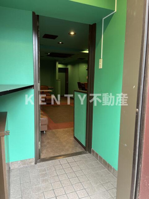 【玄関】 | ハイツアオキ第一 | 収納もある玄関です