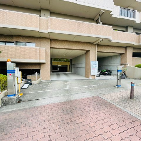 セルヴィオ３番館の駐車場|駐車場