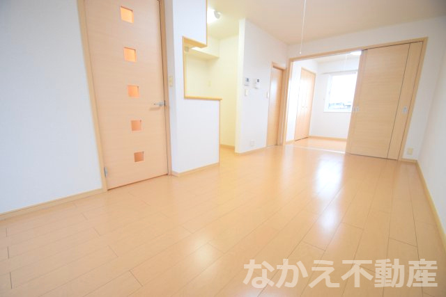 【居間・リビング】 | こちらの居間で趣味の時間をお楽しみください
