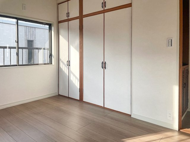 鈴鹿市桜島町5丁目の洋室