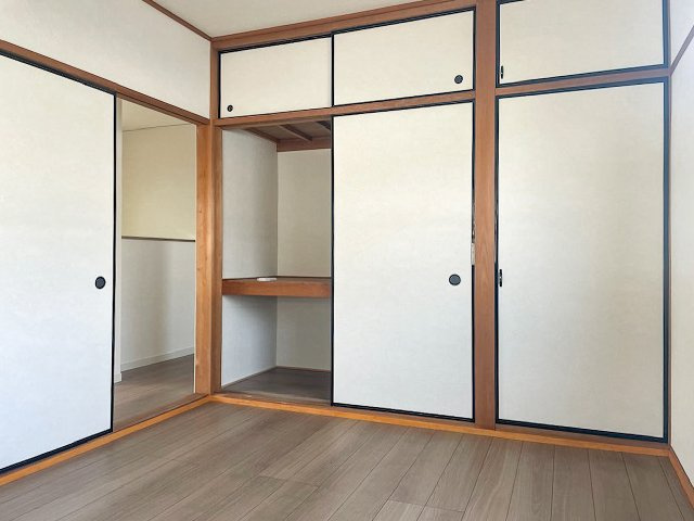 鈴鹿市桜島町5丁目の洋室
