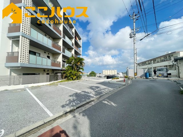 グランデ・プレミアムビスタ野嵩EASTの外観