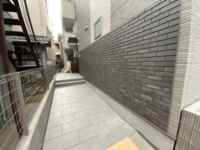 【その他共用部分】 | STEADY下新庄 | マンション敷地内です。