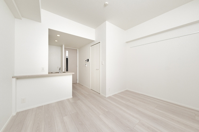 新品家具付きマンション美野島30(KaGood福岡)の居間・リビング