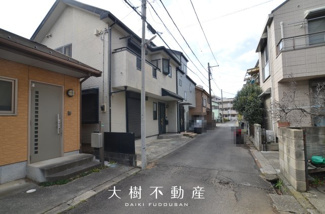 【前面道路含む現地写真】