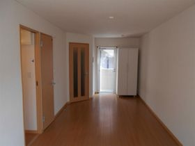 ルピナス・コートの居間・リビング