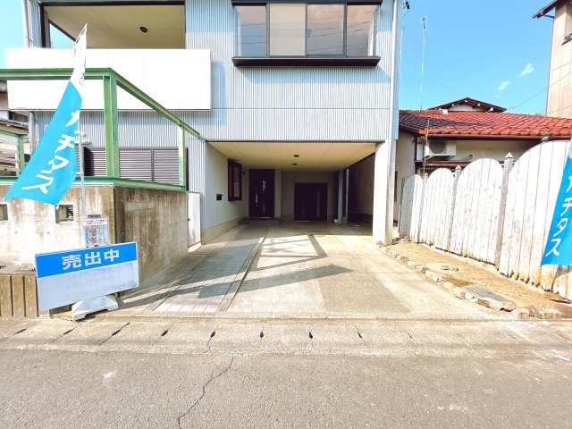 リフォーム中古戸建　岐阜市木田　平成9年築の駐車場