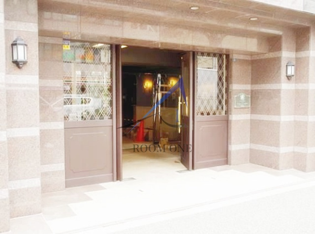 サンテミリオン旗の台のエントランス|エントランスです。