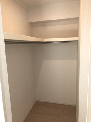 【収納】 | プロローグ西吹 | 収納力の高いウォークインクロゼットです