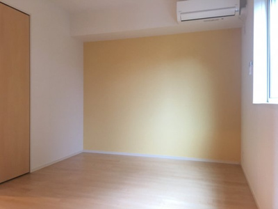 【洋室】 | プロローグ西吹 | アクセントクロスがおしゃれですね