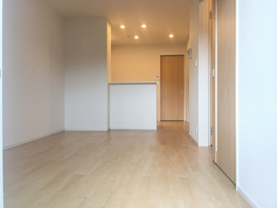 【居間・リビング】 | プロローグ西吹 | カウンターキッチンのあるリビングは11.5帖！