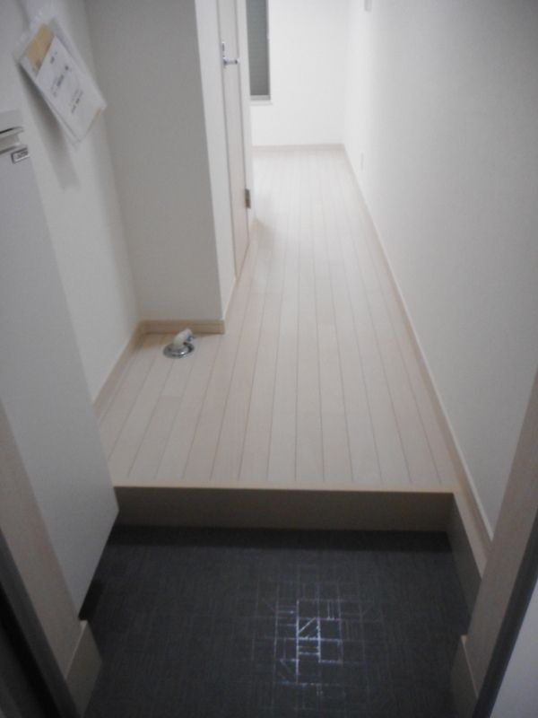 グローリア北千住の玄関