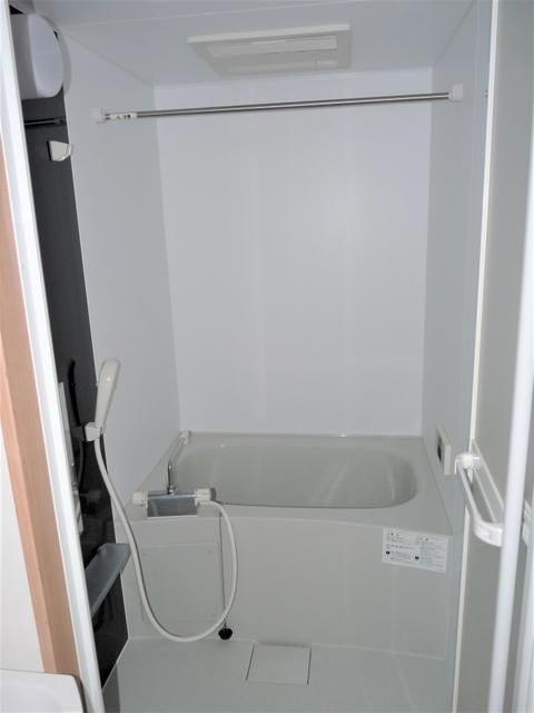 シャルマン新栄の浴室