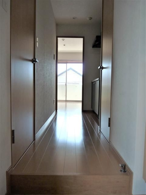 シャルマン新栄の玄関