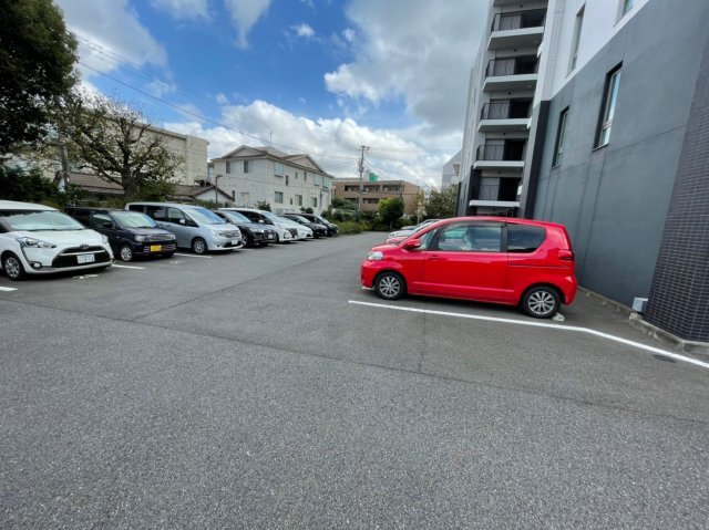 ベルヴュコート津田沼の駐車場