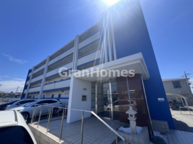 シエルオカモトの外観