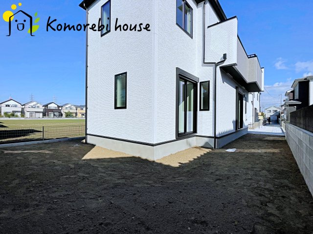 桶川市末広　7期　新築一戸建て　グラファーレ　02の庭|休日にはお子様とボール遊び、平日は洗濯物を干しながらほっと一息つける、家族の憩いのスペースです。