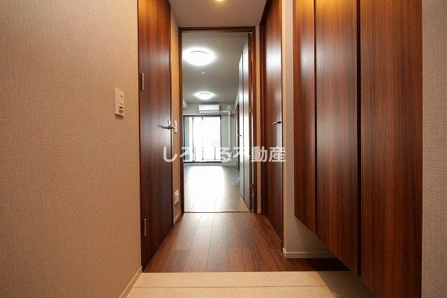 クレヴィアタワー御堂筋本町の玄関