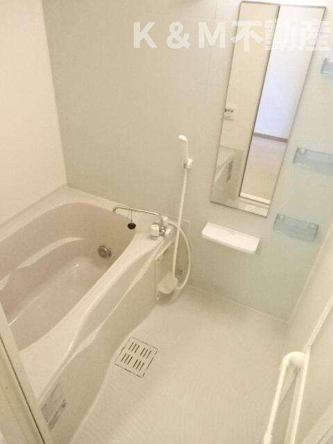 スプレン　ディード　Ｂの浴室|落ち着いた空間のお風呂です