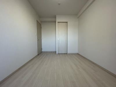 【洋室】 | エスリード大津におの浜 | 7帖　ウォークインクロゼットのあるお部屋