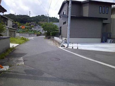 【前面道路含む現地写真】 | 安芸郡熊野町中溝５丁目No.８