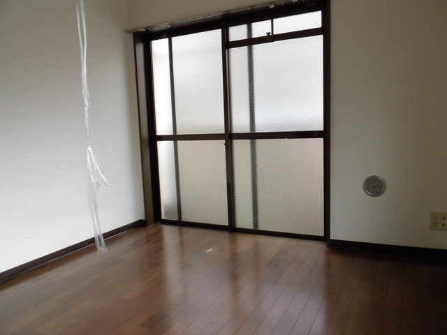 フラワーマンションの洋室