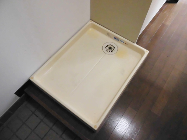 フラワーマンションの設備|室内洗濯置場☆