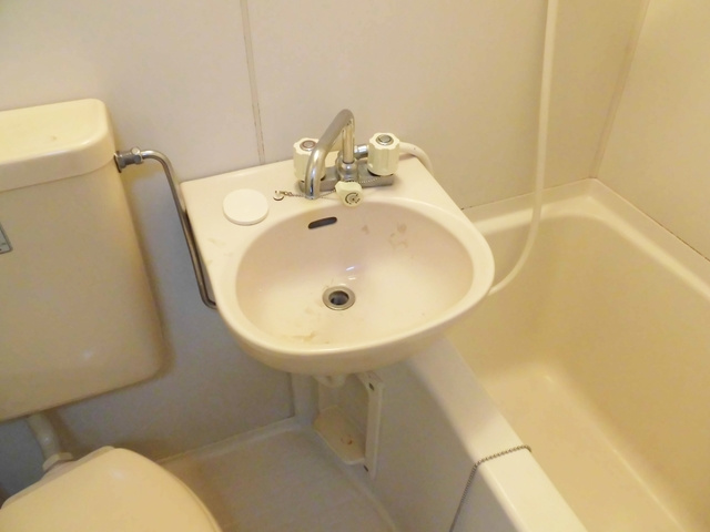 フラワーマンションの洗面所|洗面台付き☆