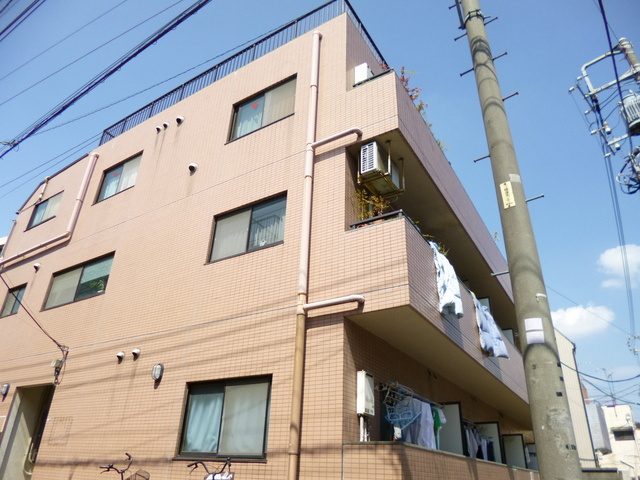 フラワーマンションの外観|閑静な住宅街に立地しています