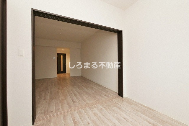 ラクラス堺筋本町の洋室